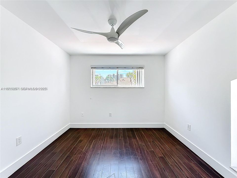 На продажу: $1,350,000 (4 спален, 3 ванн, 2857 Квадратных фут)