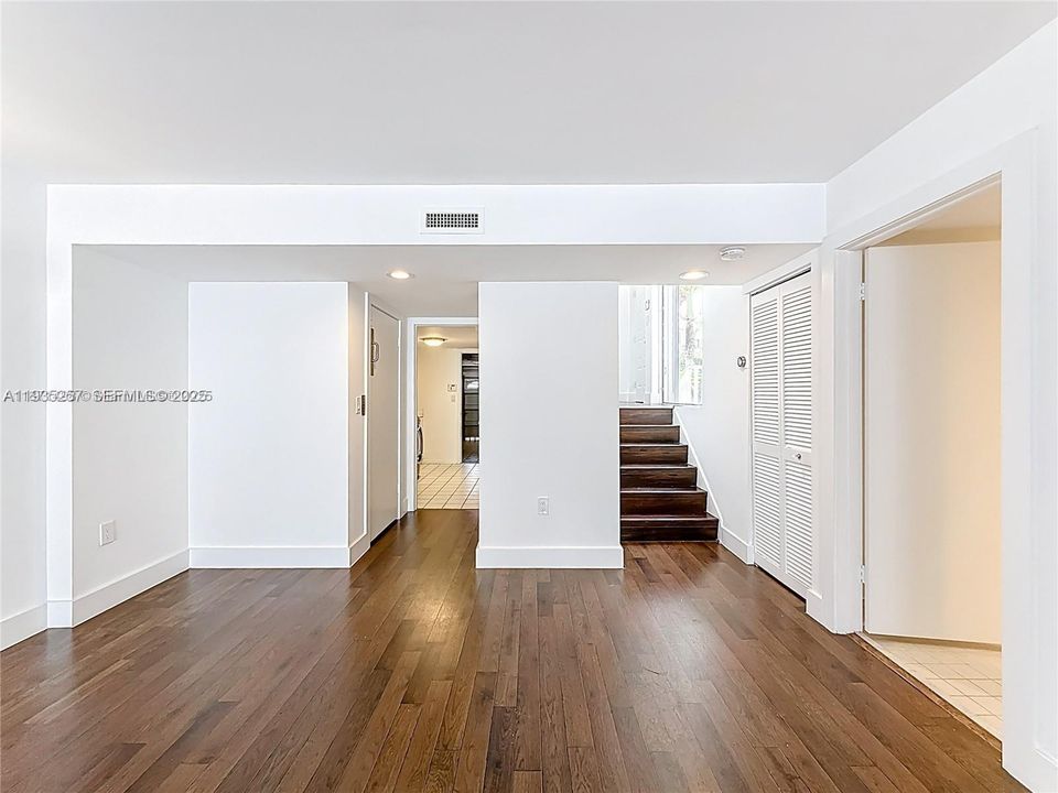 На продажу: $1,350,000 (4 спален, 3 ванн, 2857 Квадратных фут)