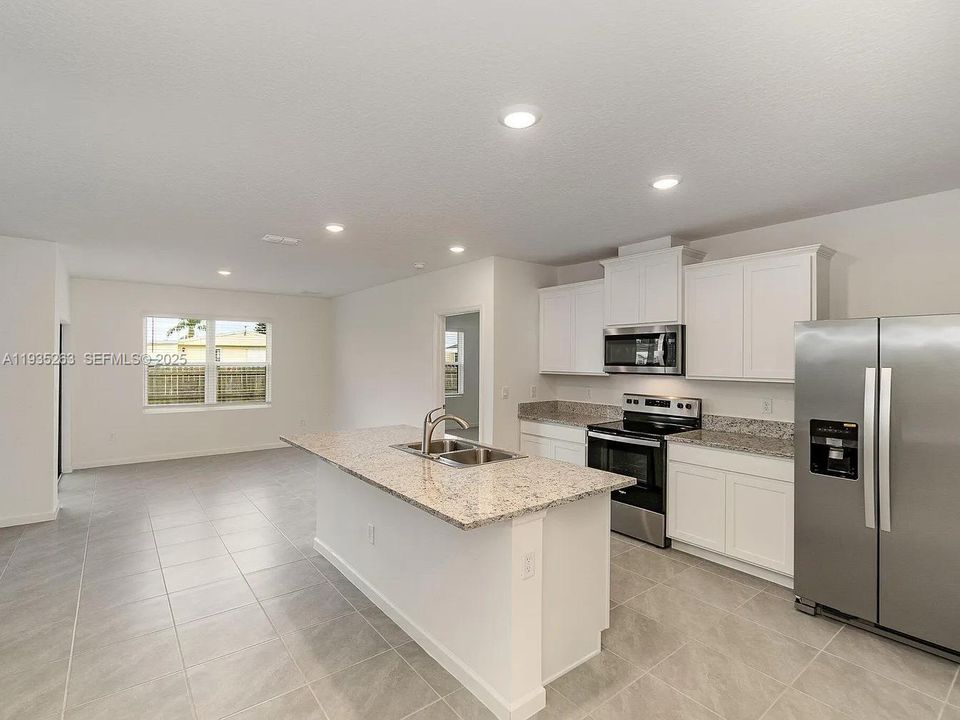 En Venta: $354,900 (3 camas, 2 baños, 1672 Pies cuadrados)