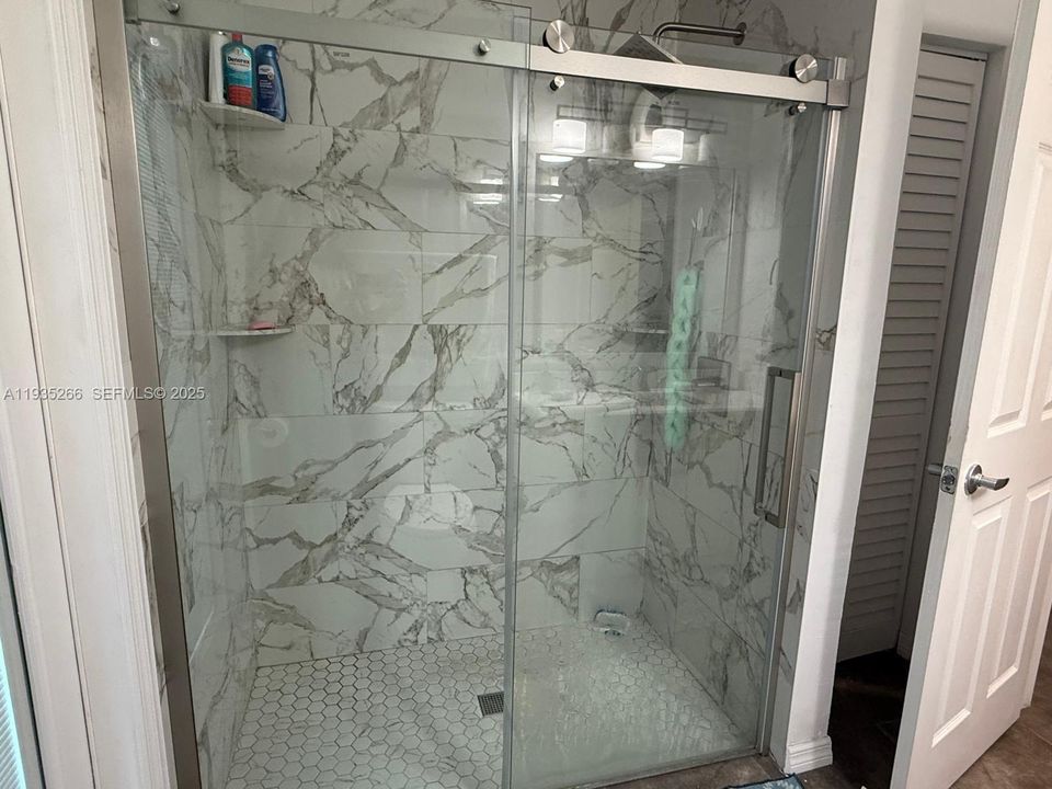 En Venta: $499,000 (3 camas, 2 baños, 2037 Pies cuadrados)