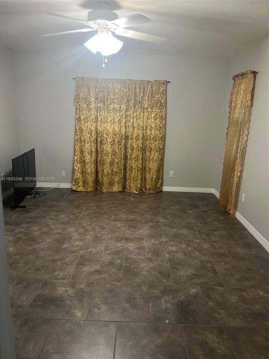 En Venta: $499,000 (3 camas, 2 baños, 2037 Pies cuadrados)