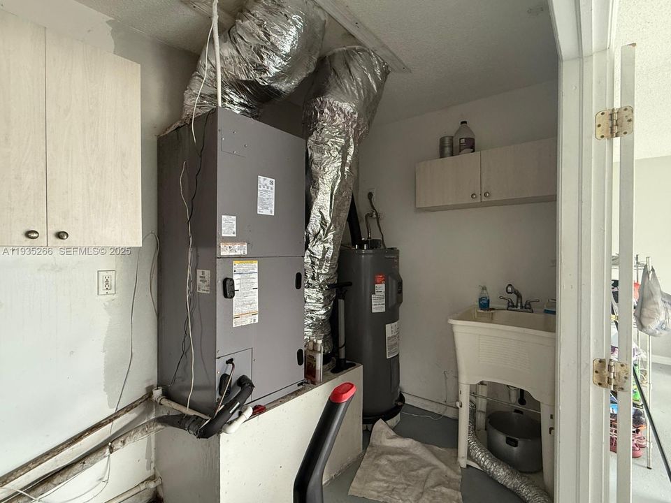 En Venta: $499,000 (3 camas, 2 baños, 2037 Pies cuadrados)