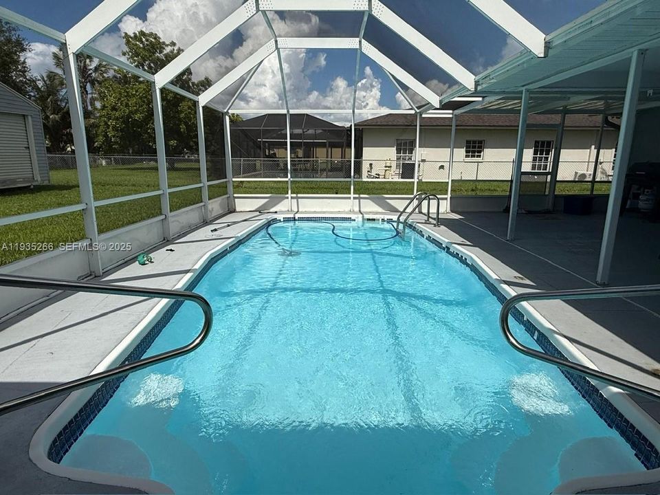 En Venta: $499,000 (3 camas, 2 baños, 2037 Pies cuadrados)