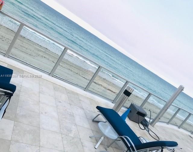 En Venta: $1,499,000 (3 camas, 3 baños, 2115 Pies cuadrados)
