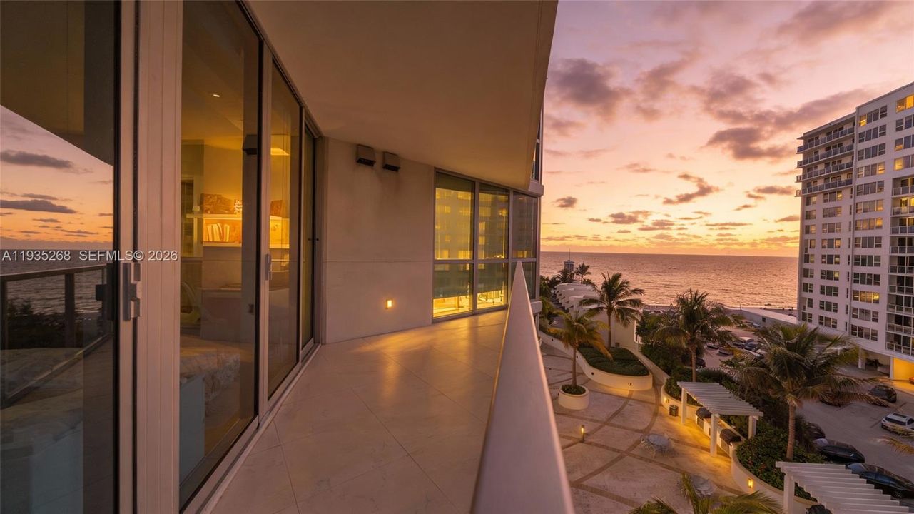En Venta: $1,499,000 (3 camas, 3 baños, 2115 Pies cuadrados)