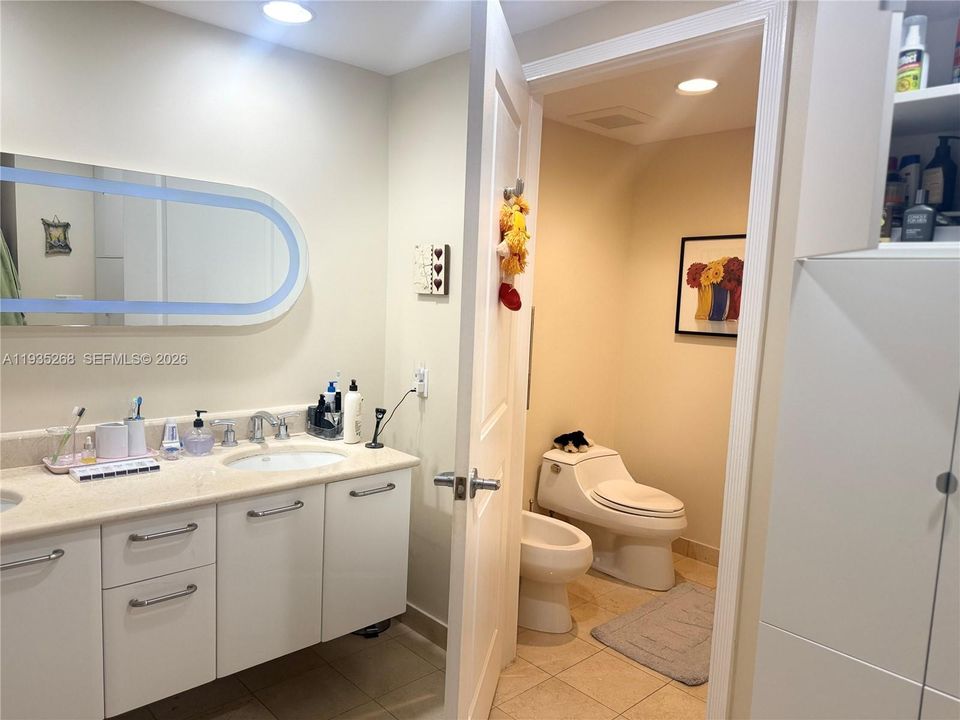 En Venta: $1,499,000 (3 camas, 3 baños, 2115 Pies cuadrados)