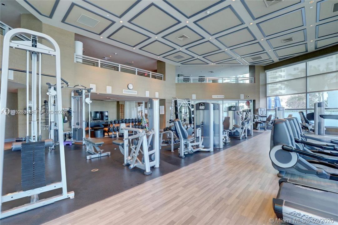 En Venta: $1,499,000 (3 camas, 3 baños, 2115 Pies cuadrados)