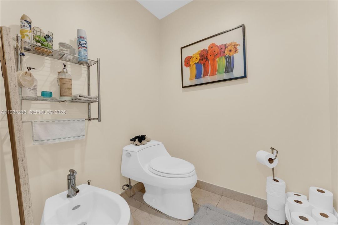 En Venta: $1,499,000 (3 camas, 3 baños, 2115 Pies cuadrados)