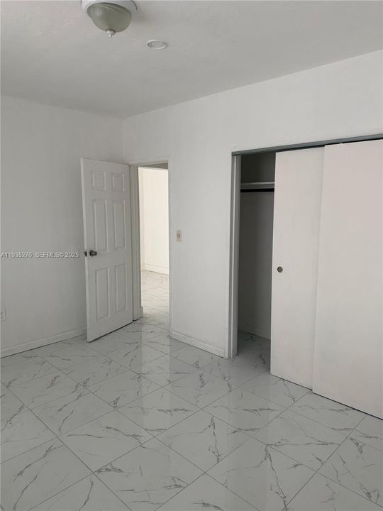 For Rent: $1,950 (1 beds, 1 baths, 7943 Square Feet)