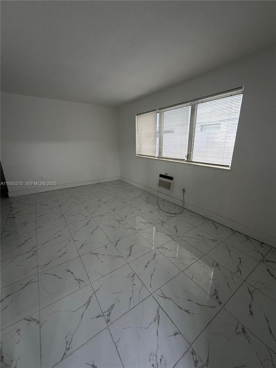 For Rent: $1,950 (1 beds, 1 baths, 7943 Square Feet)