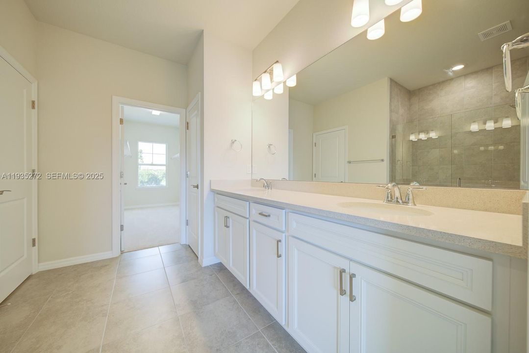 В аренду: $4,300 (3 спален, 2 ванн, 1760 Квадратных фут)