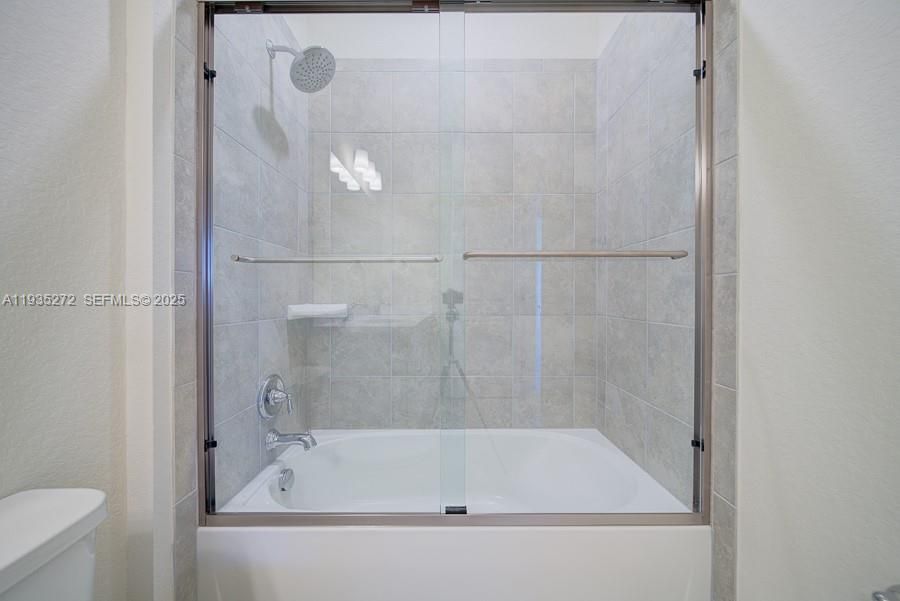 В аренду: $4,300 (3 спален, 2 ванн, 1760 Квадратных фут)