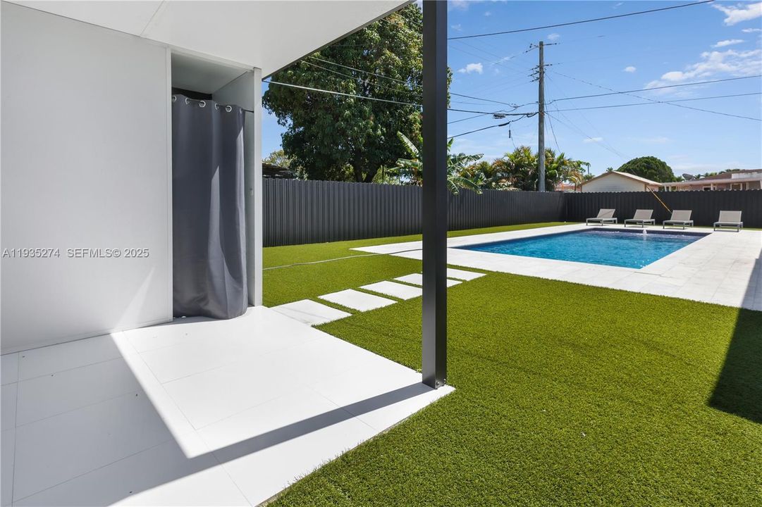 For Rent: $4,300 (3 beds, 2 baths, 1499 Square Feet)