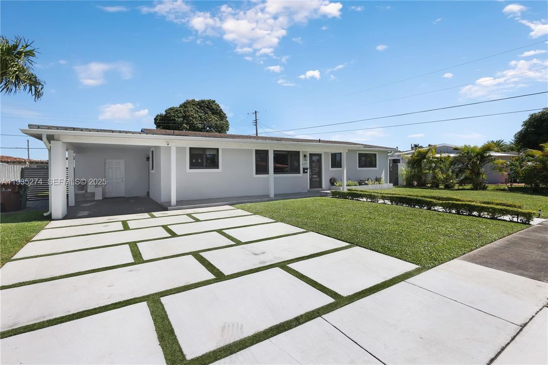 For Rent: $4,300 (3 beds, 2 baths, 1499 Square Feet)