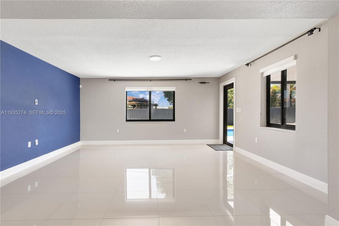 For Rent: $4,300 (3 beds, 2 baths, 1499 Square Feet)