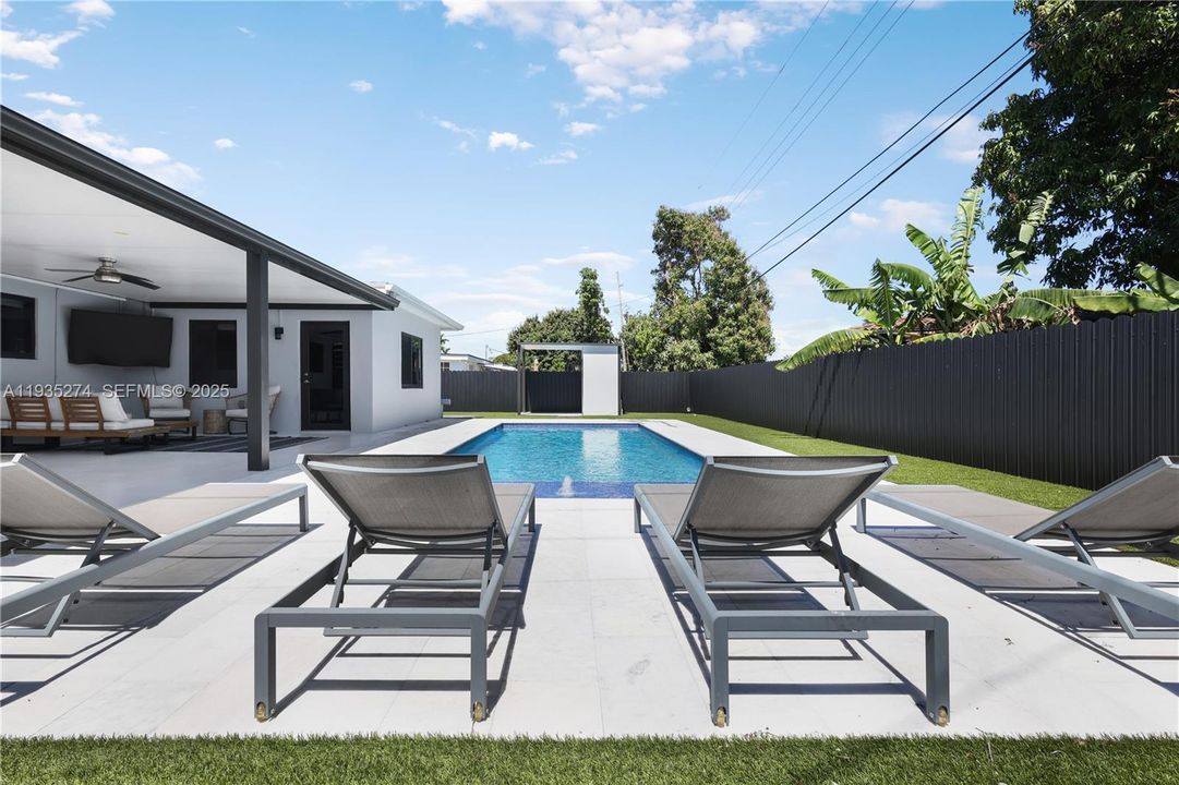 For Rent: $4,300 (3 beds, 2 baths, 1499 Square Feet)