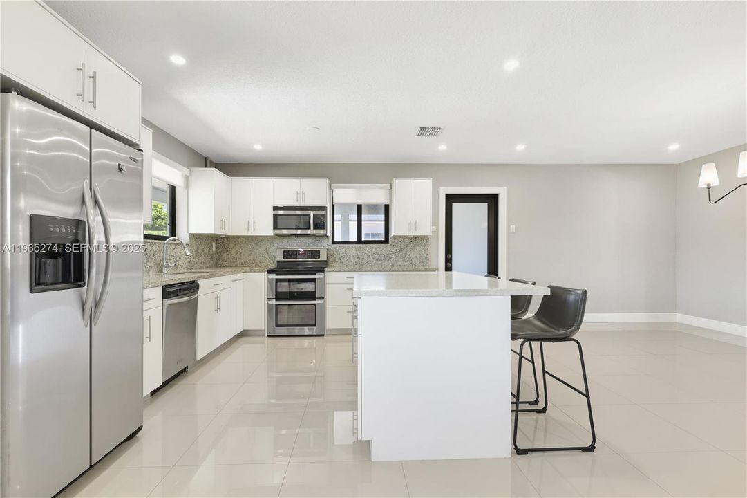 For Rent: $4,300 (3 beds, 2 baths, 1499 Square Feet)