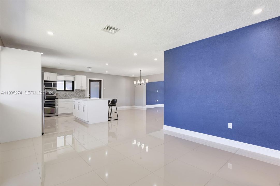 For Rent: $4,300 (3 beds, 2 baths, 1499 Square Feet)