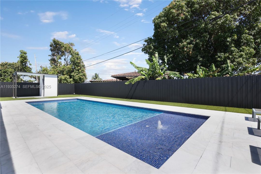 For Rent: $4,300 (3 beds, 2 baths, 1499 Square Feet)