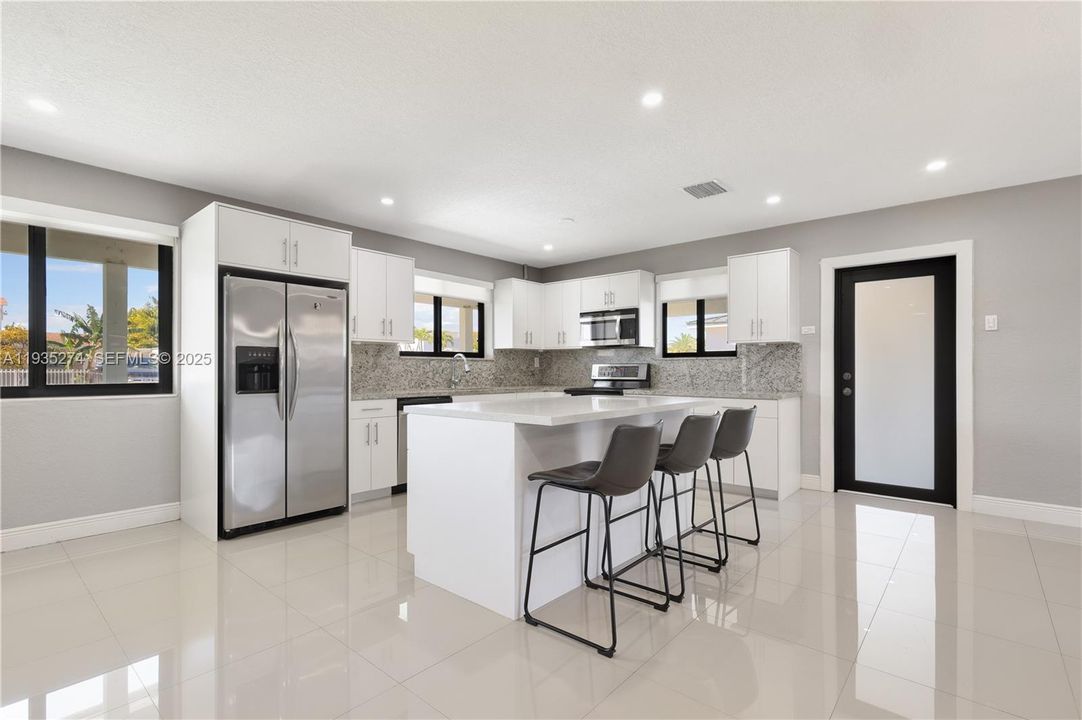 For Rent: $4,300 (3 beds, 2 baths, 1499 Square Feet)