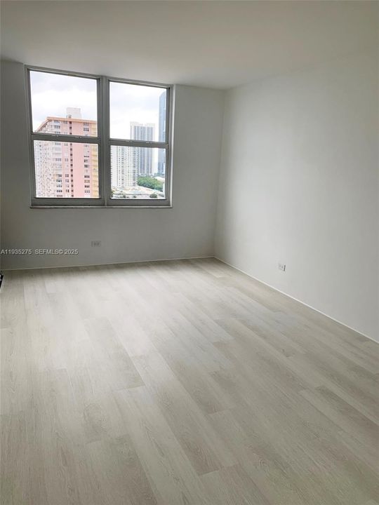 For Sale: $749,000 (2 beds, 2 baths, 1856 Square Feet)