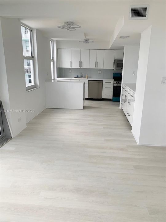 For Sale: $749,000 (2 beds, 2 baths, 1856 Square Feet)