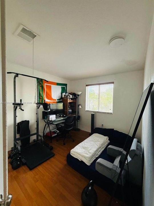 For Sale: $500,000 (3 beds, 2 baths, 1290 Square Feet)