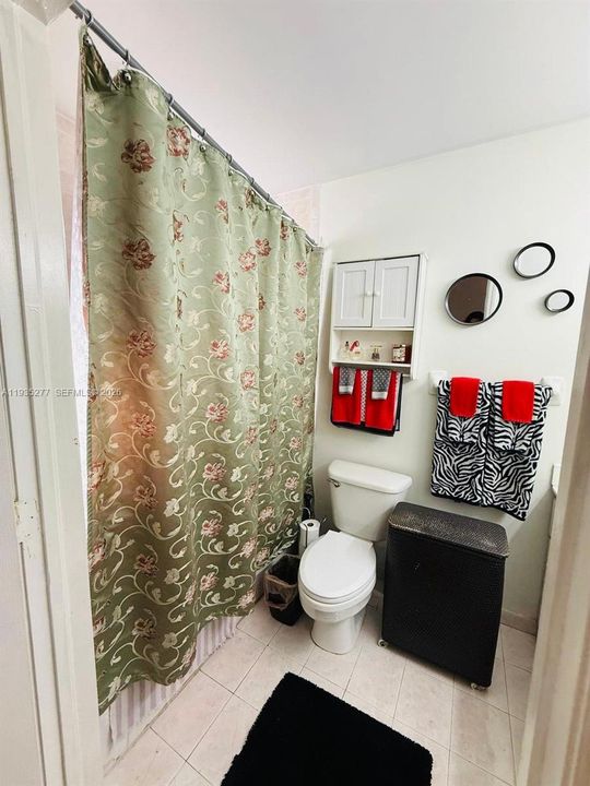 For Sale: $500,000 (3 beds, 2 baths, 1290 Square Feet)