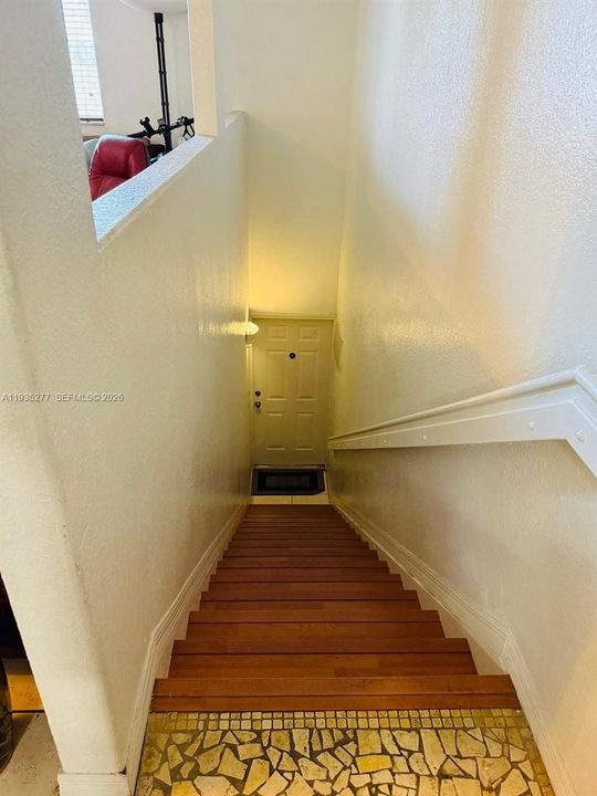 For Sale: $500,000 (3 beds, 2 baths, 1290 Square Feet)