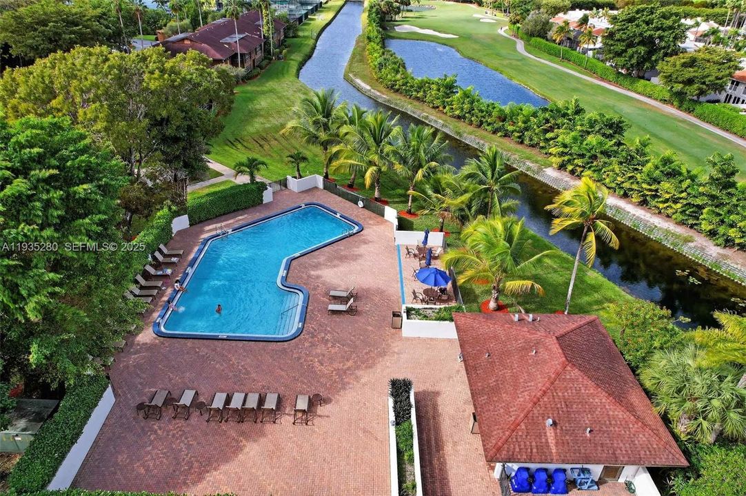 Doral Place Community Pool