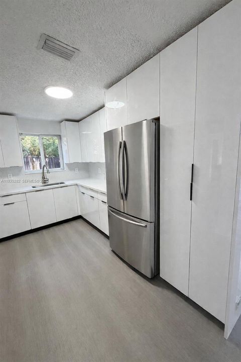 En Renta: $3,550 (5 camas, 2 baños, 2580 Pies cuadrados)