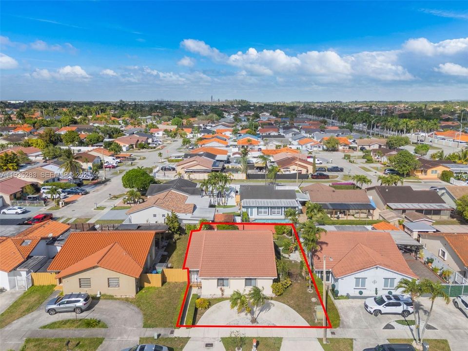 For Rent: $3,800 (3 beds, 2 baths, 1392 Square Feet)