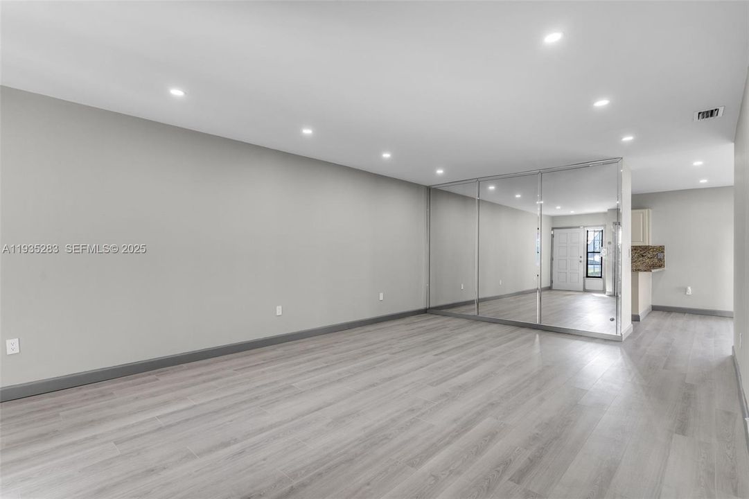 For Rent: $3,800 (3 beds, 2 baths, 1392 Square Feet)