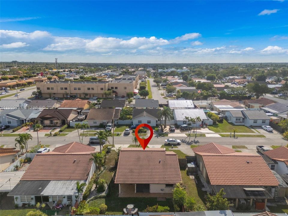 For Rent: $3,800 (3 beds, 2 baths, 1392 Square Feet)