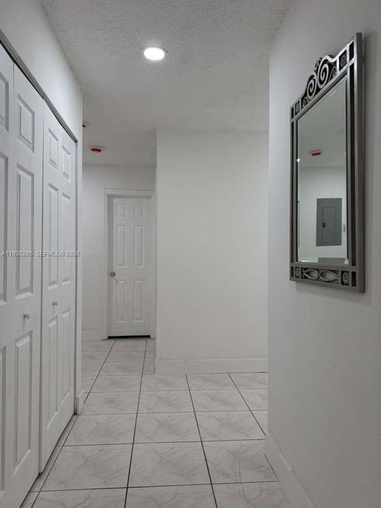 В аренду: $4,000 (4 спален, 2 ванн, 1464 Квадратных фут)