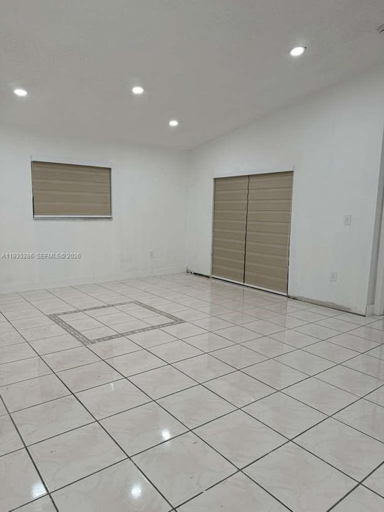 В аренду: $4,000 (4 спален, 2 ванн, 1464 Квадратных фут)