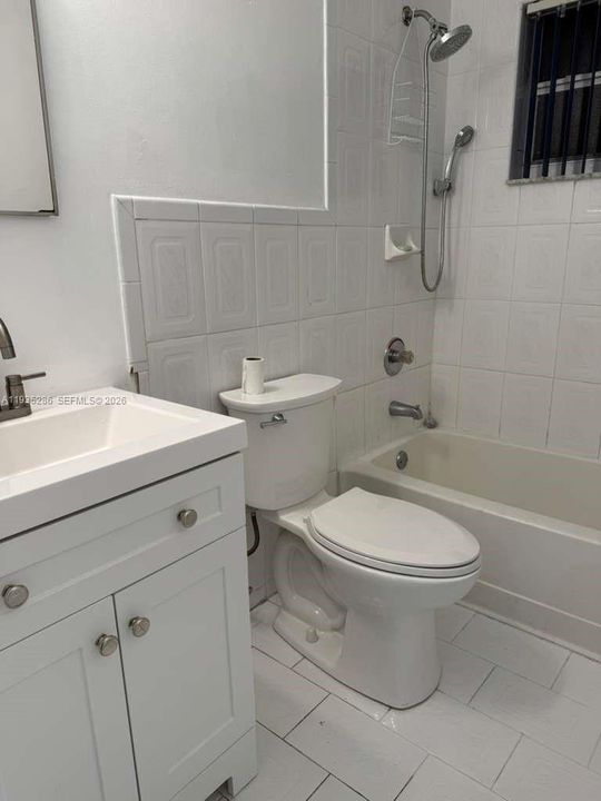 В аренду: $4,000 (4 спален, 2 ванн, 1464 Квадратных фут)