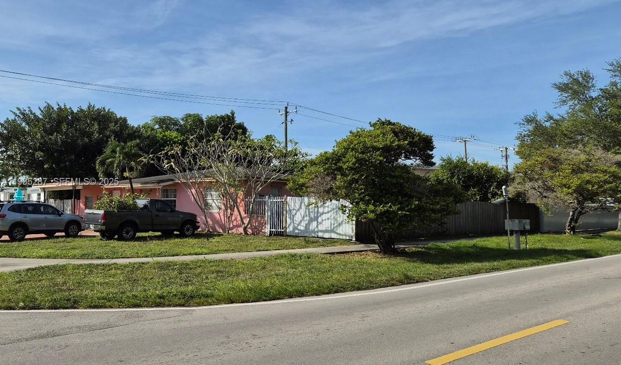 На продажу: $630,000 (3 спален, 1 ванн, 1294 Квадратных фут)