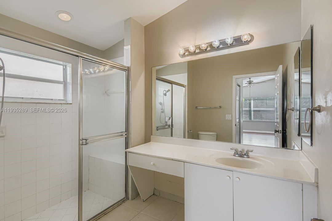 En Venta: $700,000 (3 camas, 2 baños, 1598 Pies cuadrados)