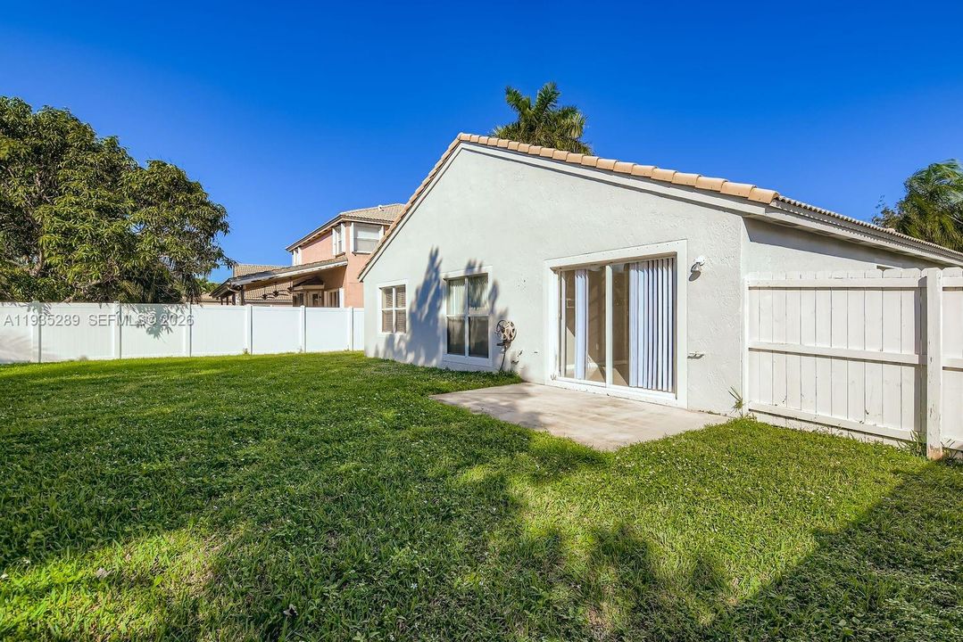 En Venta: $700,000 (3 camas, 2 baños, 1598 Pies cuadrados)