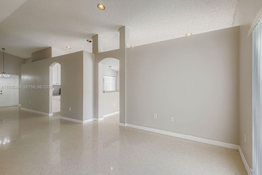 En Venta: $700,000 (3 camas, 2 baños, 1598 Pies cuadrados)