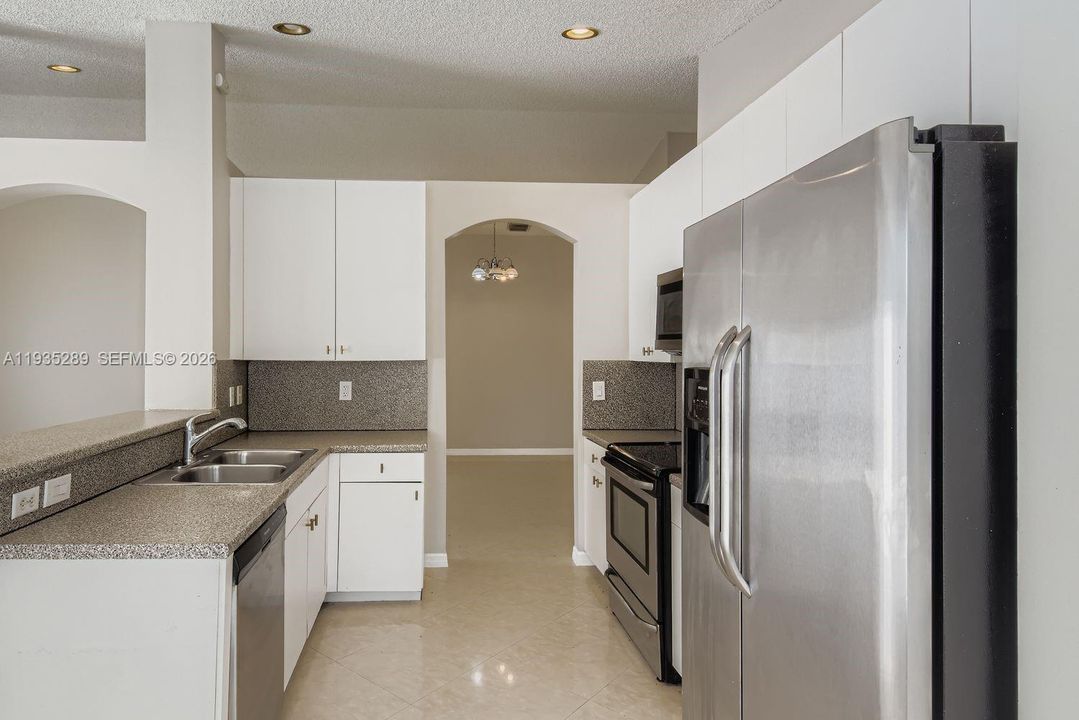 En Venta: $700,000 (3 camas, 2 baños, 1598 Pies cuadrados)