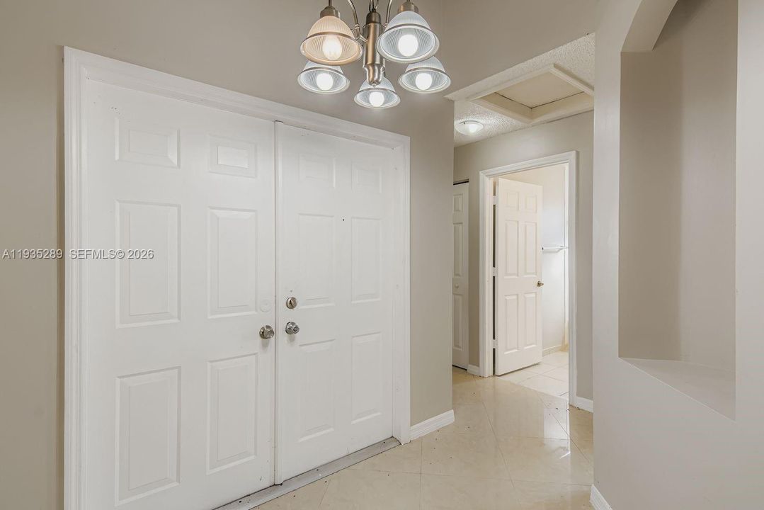 En Venta: $700,000 (3 camas, 2 baños, 1598 Pies cuadrados)