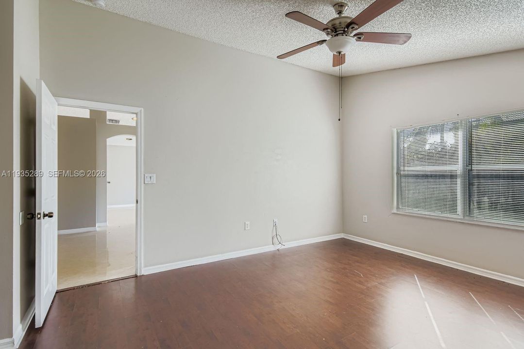 En Venta: $700,000 (3 camas, 2 baños, 1598 Pies cuadrados)