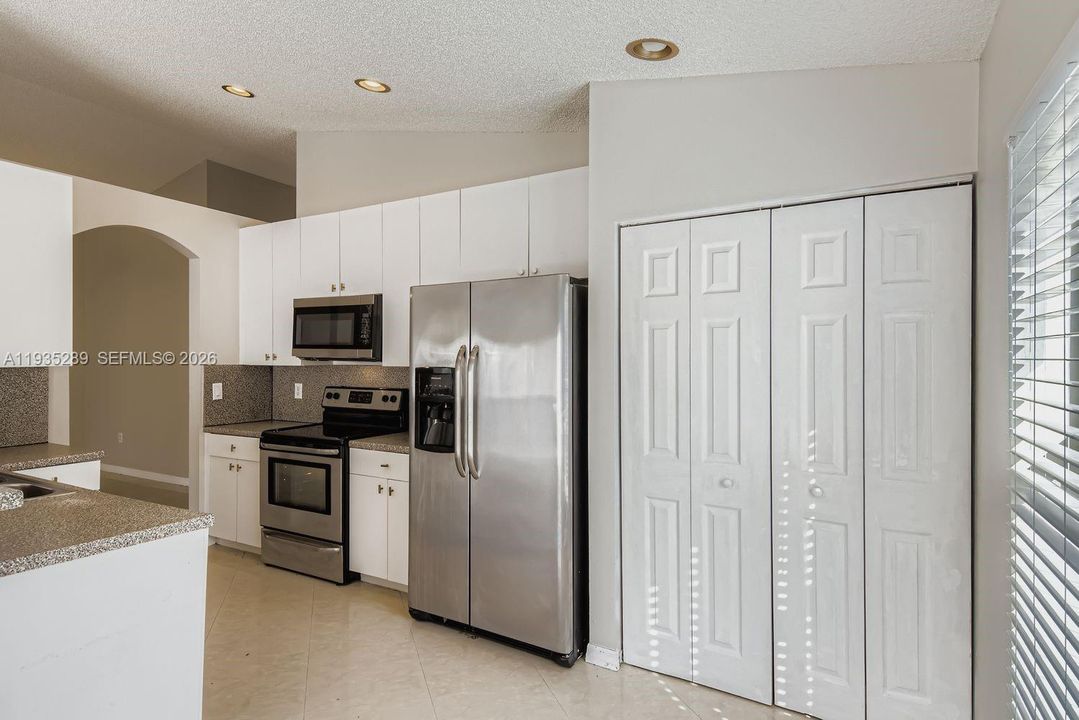 En Venta: $700,000 (3 camas, 2 baños, 1598 Pies cuadrados)