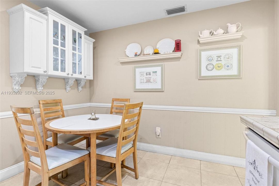 En Venta: $749,000 (3 camas, 2 baños, 1631 Pies cuadrados)