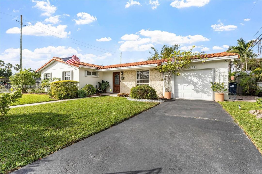 En Venta: $749,000 (3 camas, 2 baños, 1631 Pies cuadrados)