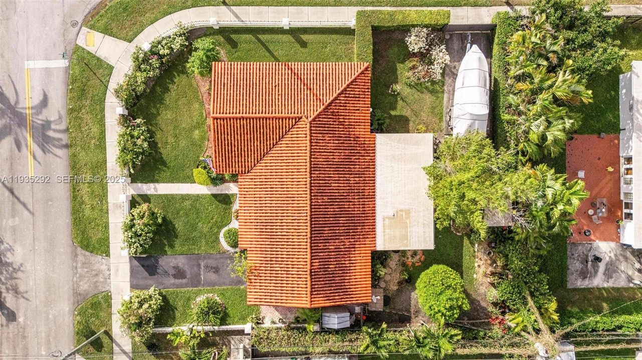 En Venta: $749,000 (3 camas, 2 baños, 1631 Pies cuadrados)