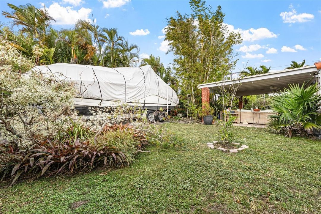 En Venta: $749,000 (3 camas, 2 baños, 1631 Pies cuadrados)