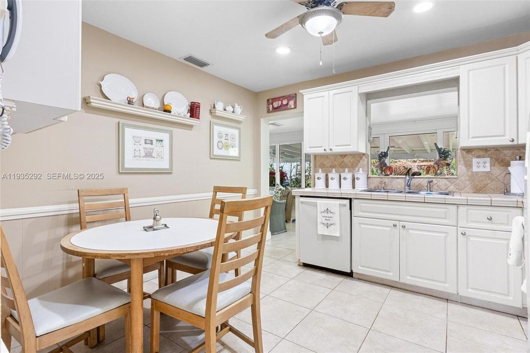 En Venta: $749,000 (3 camas, 2 baños, 1631 Pies cuadrados)